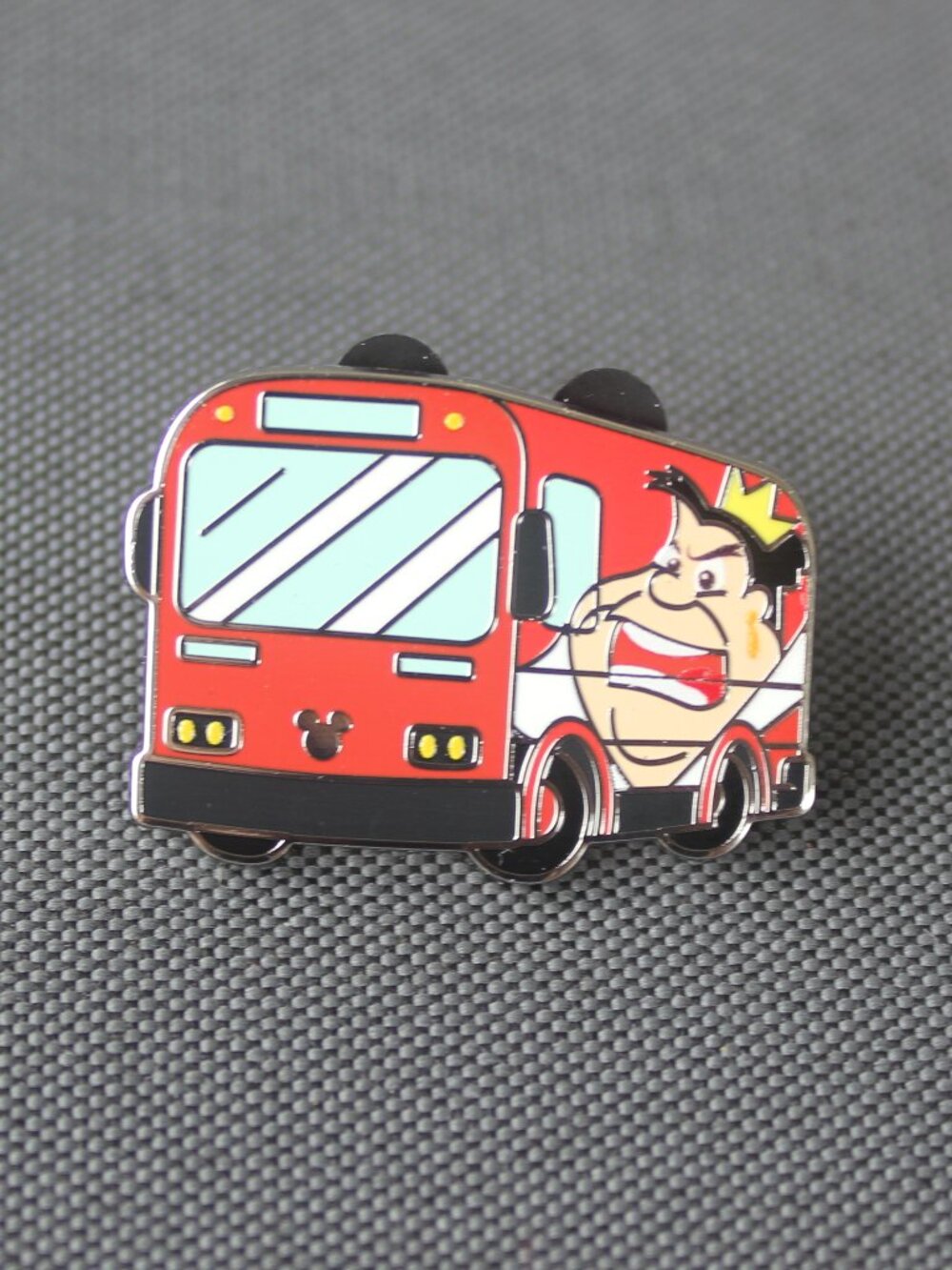 Queen of Hearts Bus - Disneyland Hidden Mickey 2026 Pin